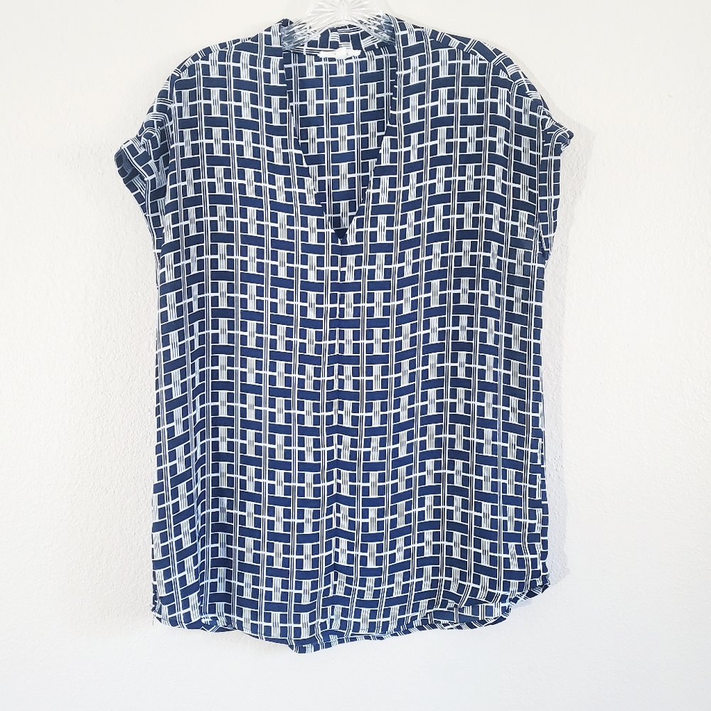 Pleione mixed media V neckline cuffed sleeves